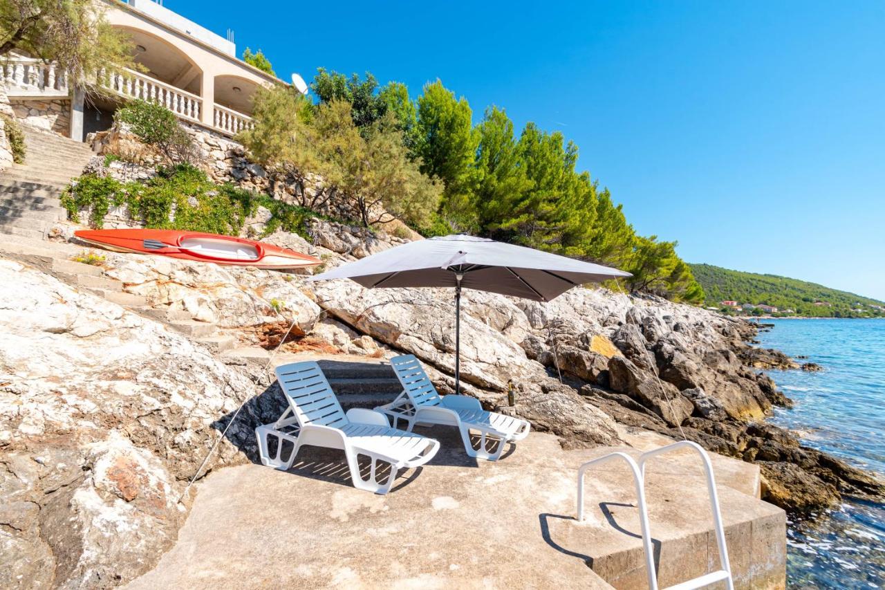 Apartments By The Sea Cove Zaglav, Korcula - 12208 프리즈바 외부 사진