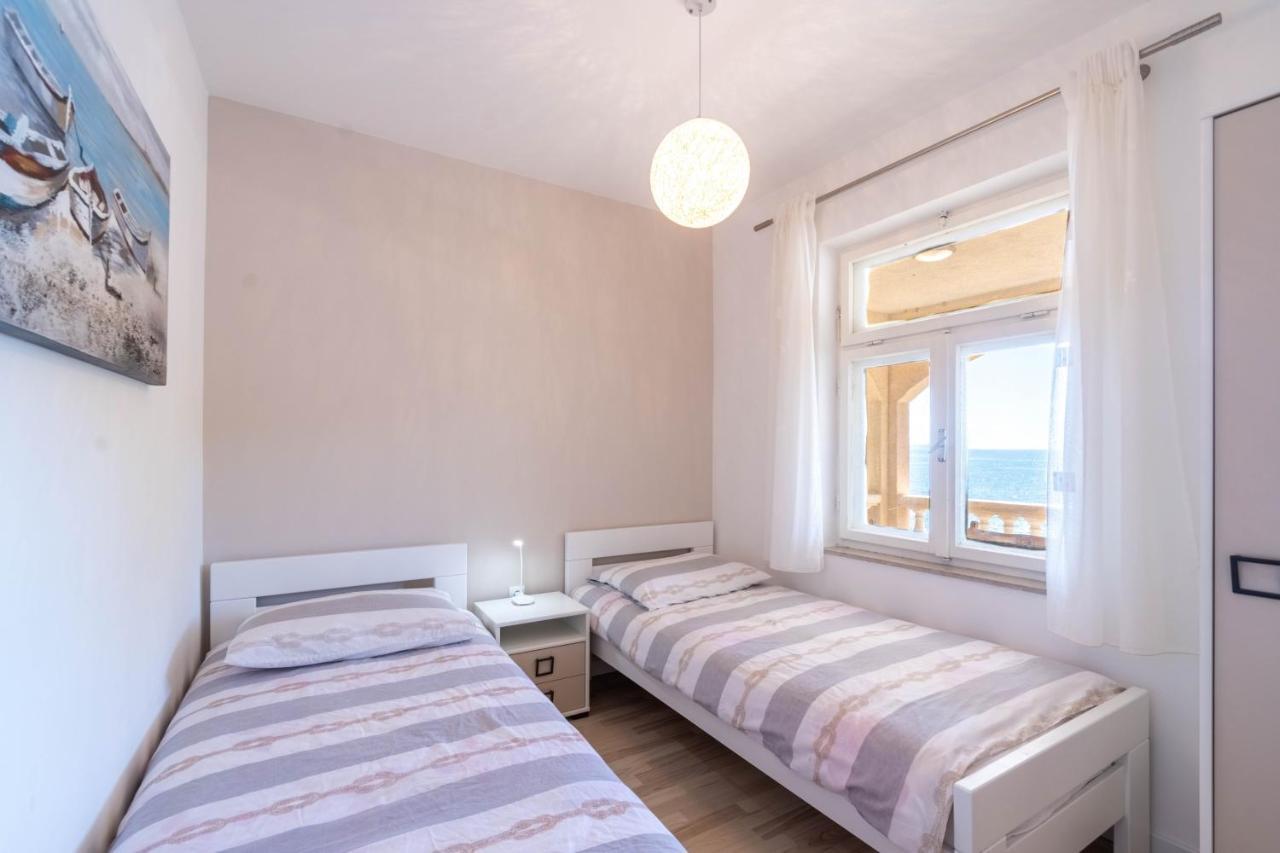 Apartments By The Sea Cove Zaglav, Korcula - 12208 프리즈바 외부 사진